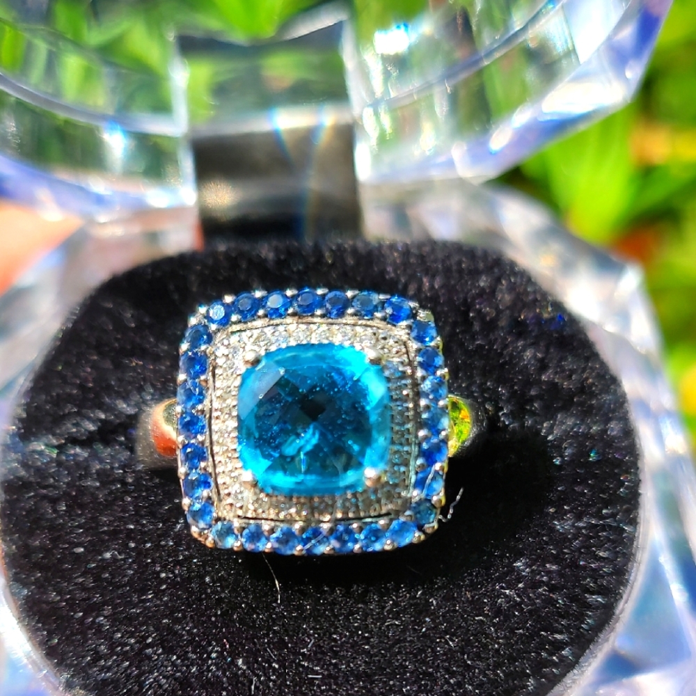 14k Levian Blue Sappire and Diamonds  Ring